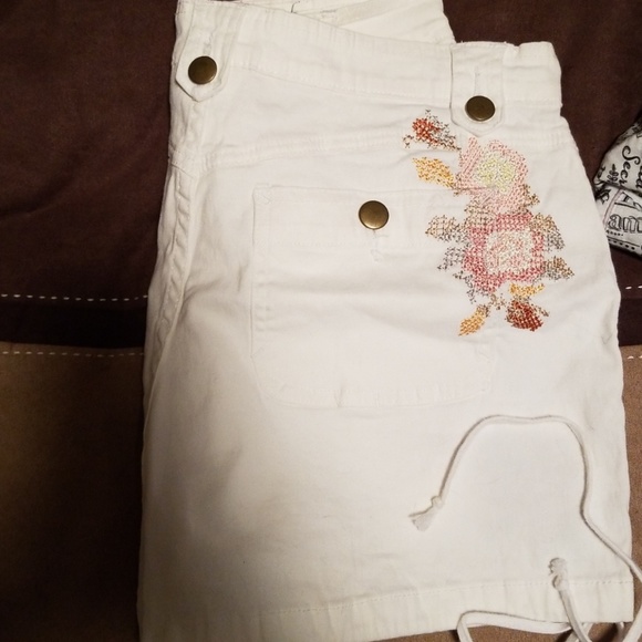 Fashion bug shorts - Picture 3 of 3